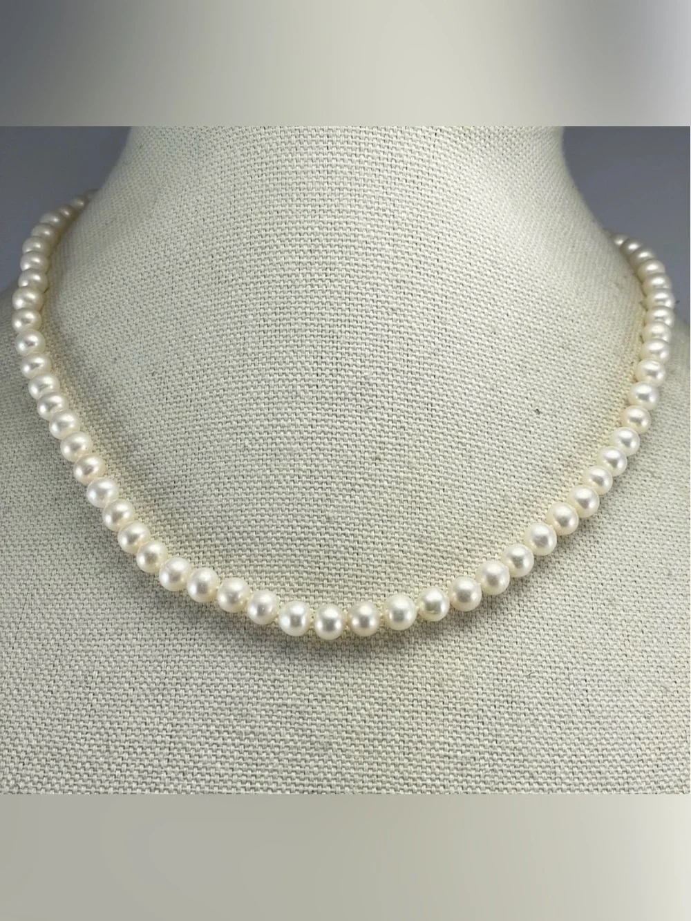 14K Gold Vintage Culture Freshwater Pearls Knotted Necklace Statement Elegant